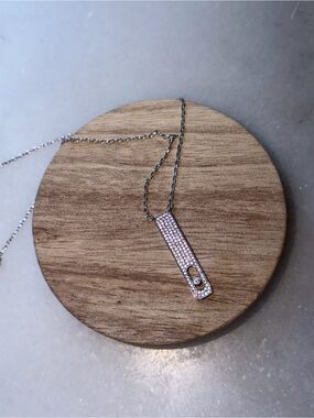 Moving diamond Bar Pendant Necklace with Crystals.